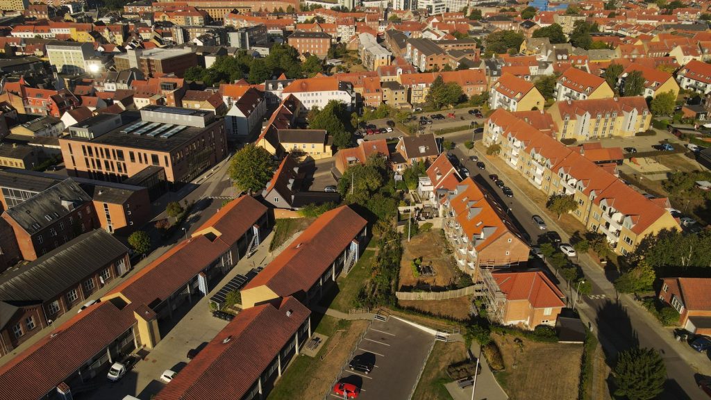 Boligmarkedet i Kolding 2026 med nøgletal og dokumenterede kilder