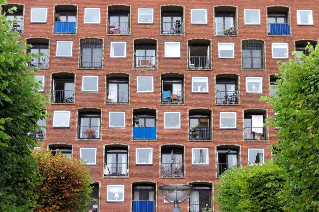 Hvad påvirker prisen på en lejlighed?