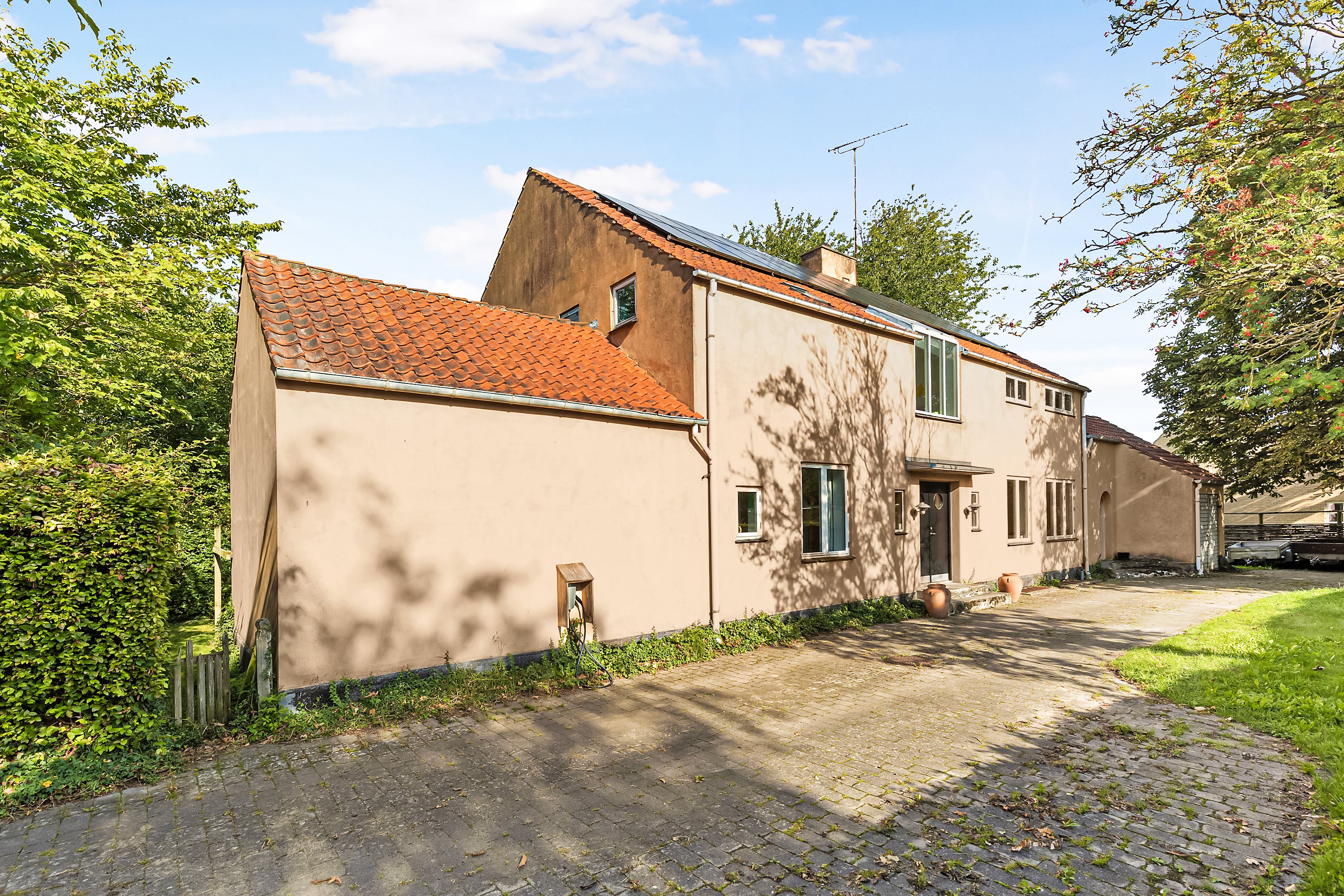 Roskildevej 1, 4330 Hvalsø