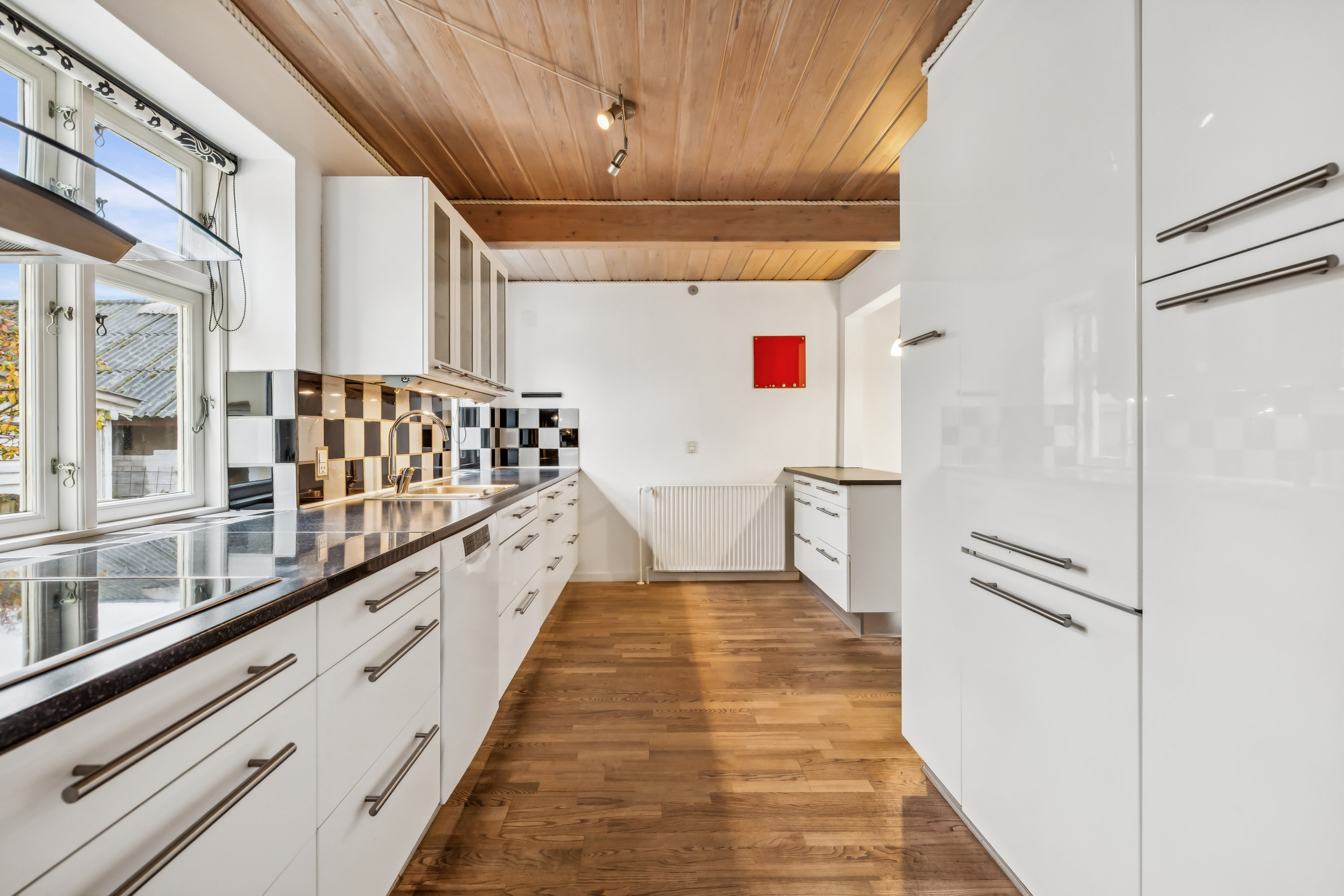 Langgade 1, 8350 Hundslund