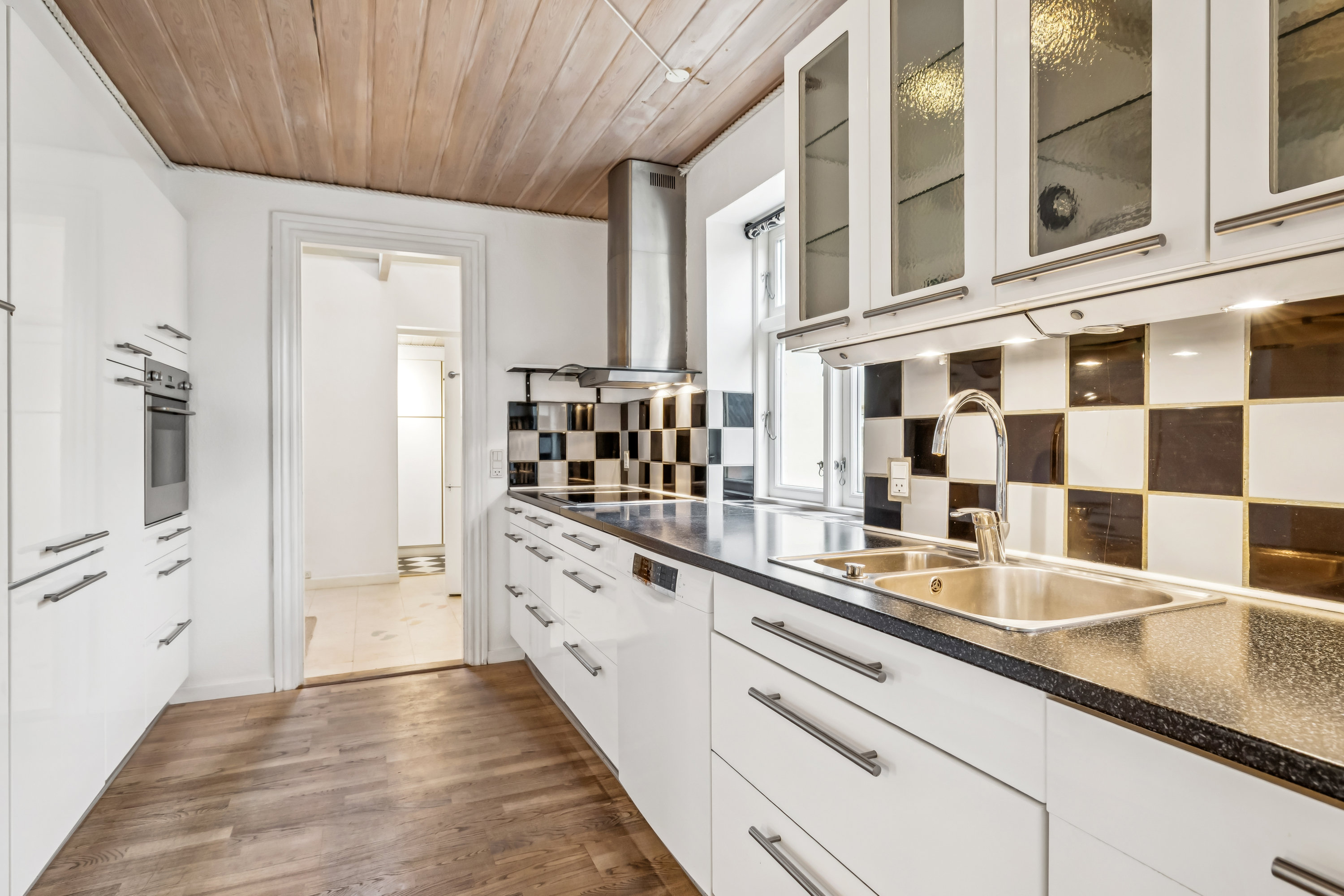 Langgade 1, 8350 Hundslund