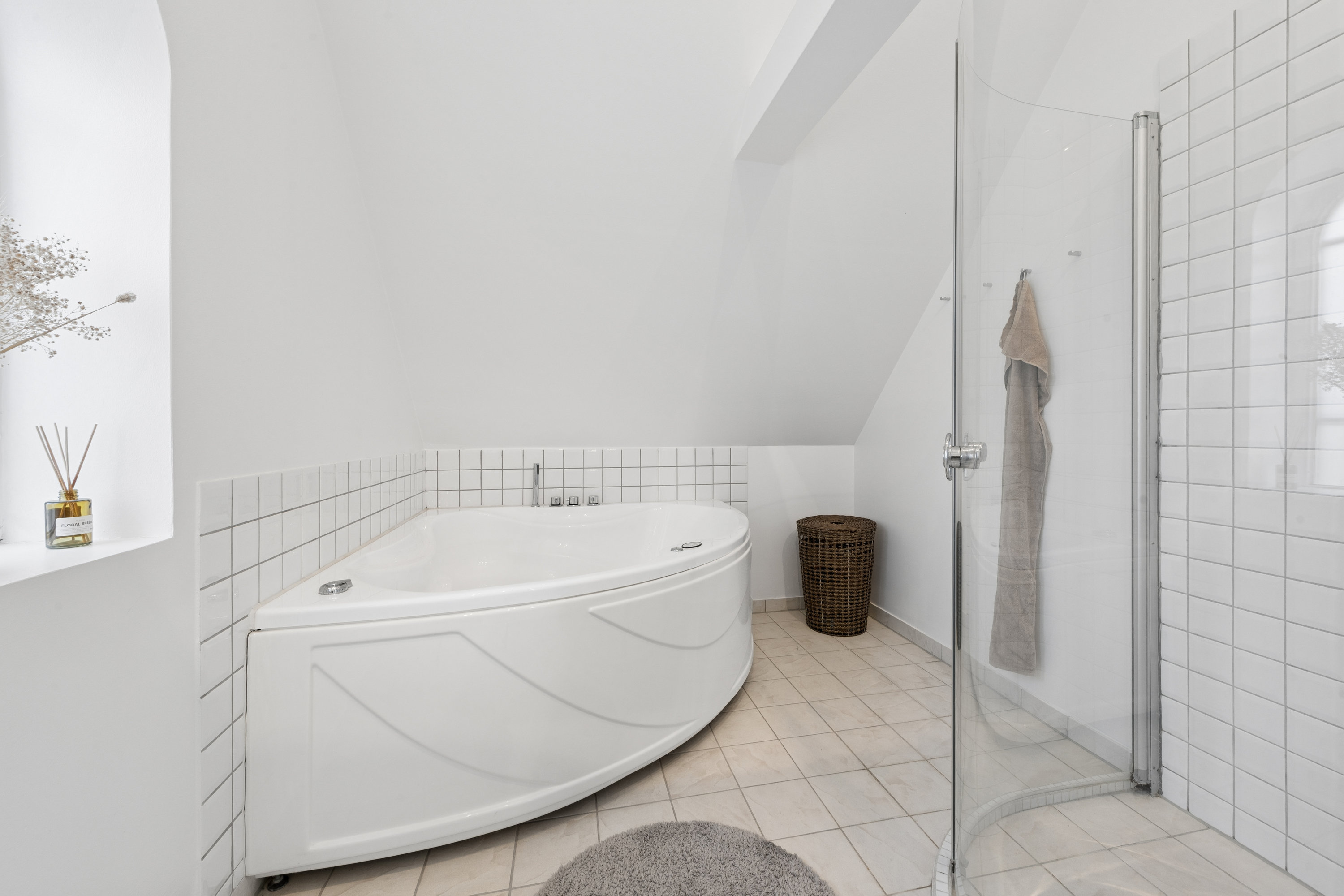 Lindebjergvænget 10, 3370 Melby