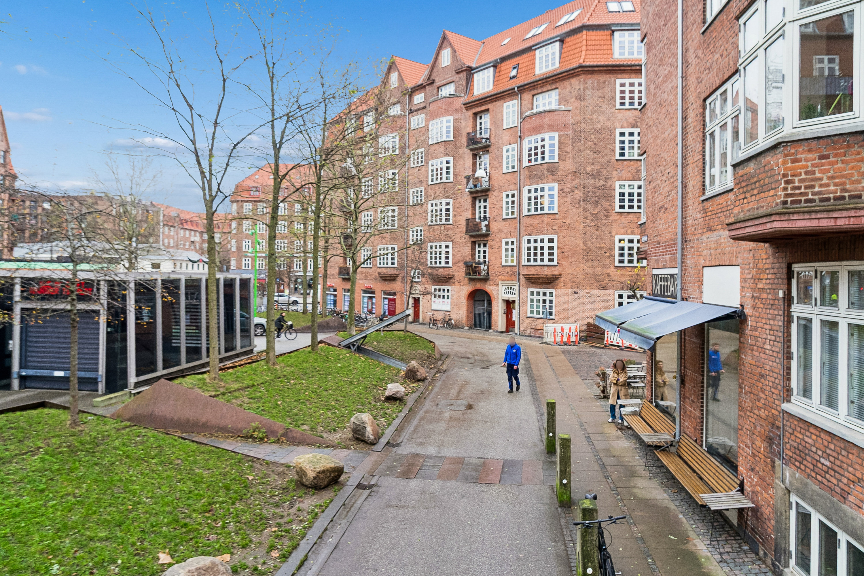 Under Elmene 16, 1. th., 2300 København S